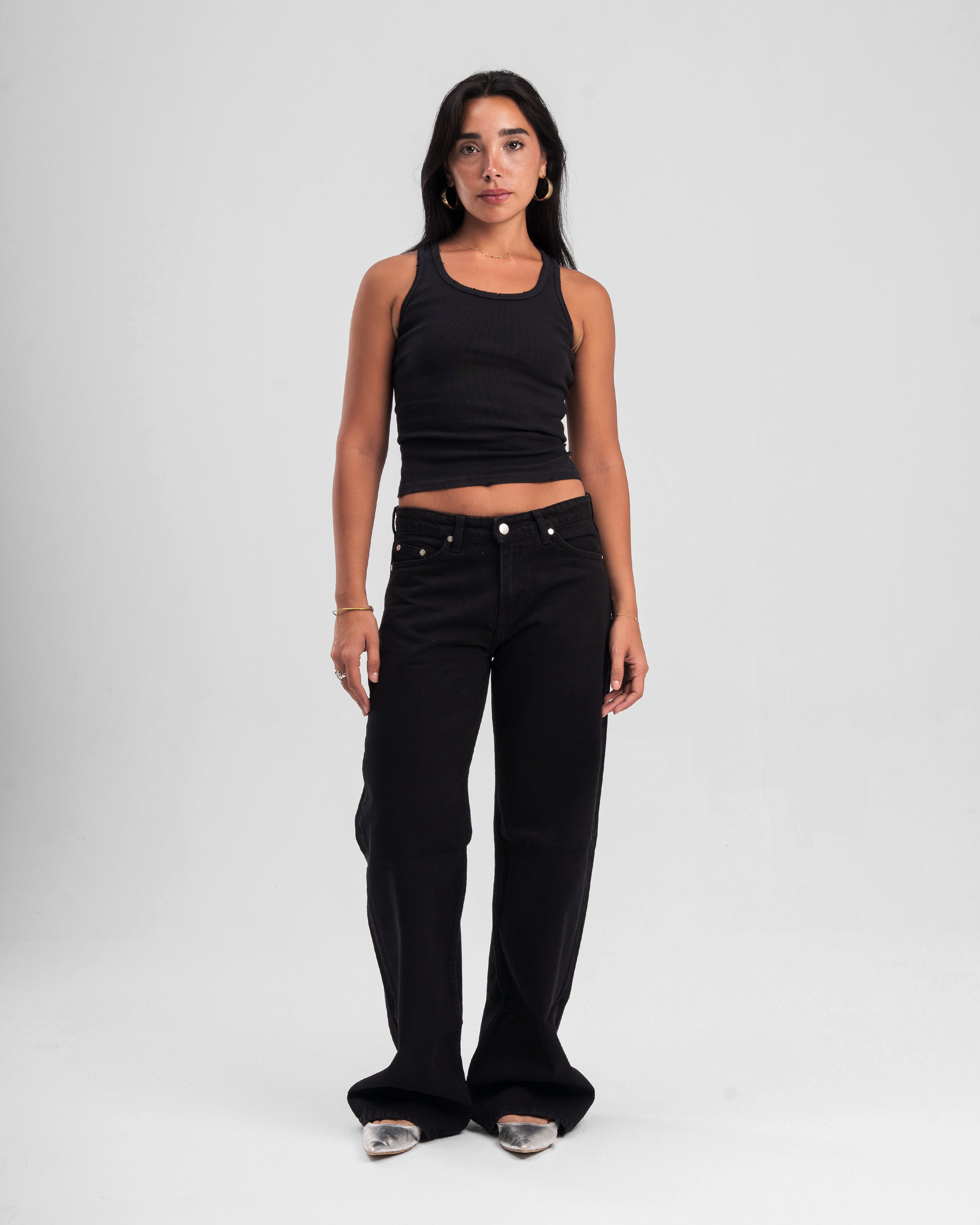 CLASSIC BLACK RELAXED MID RISE JEANS