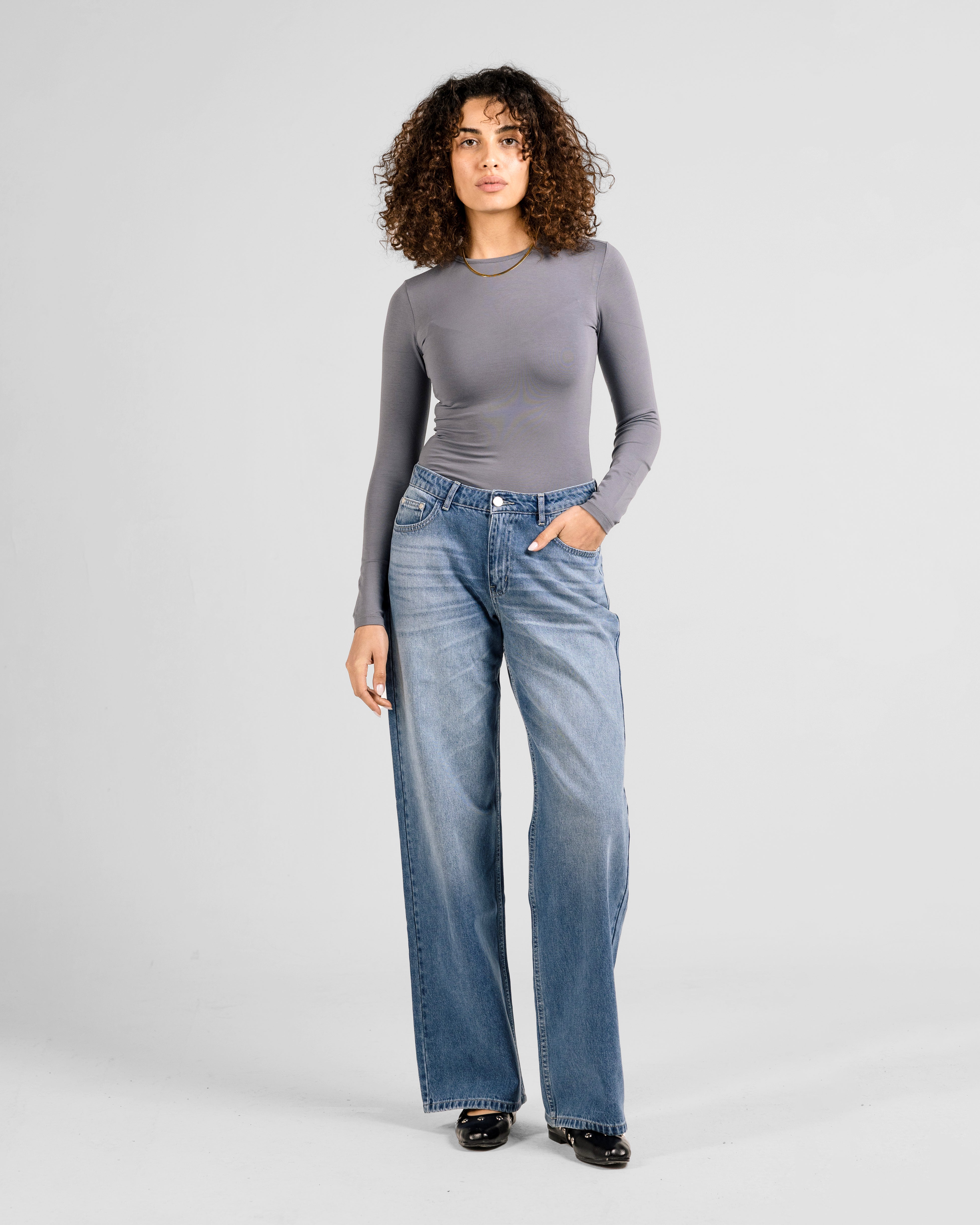 WASHED BLUE FLIPPED POCKET RELAXED MID RISE JEANS