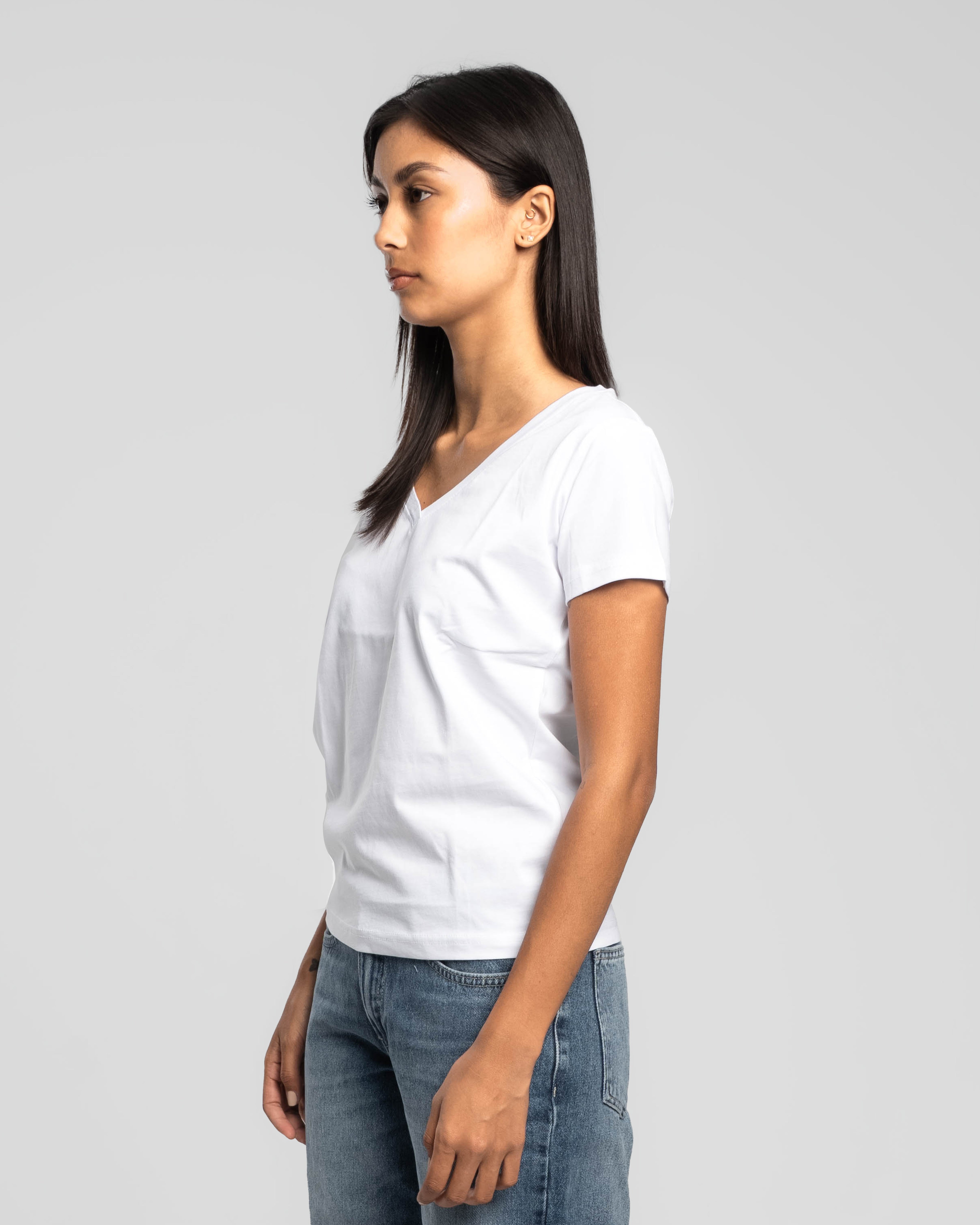 WHITE V-NECK T-SHIRT