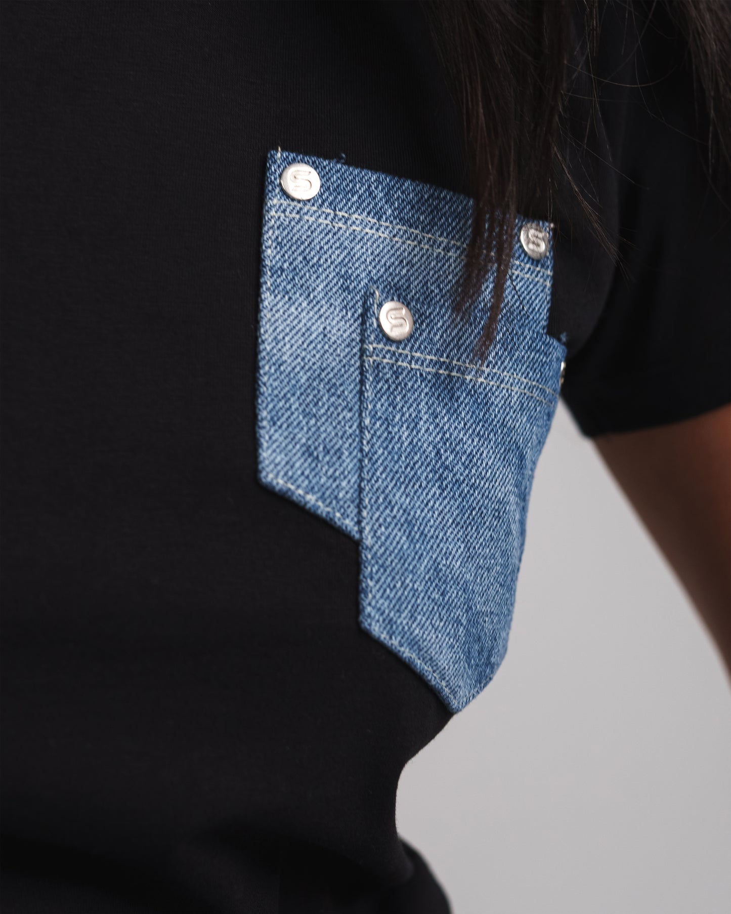 BLACK X BLUE DOUBLE DENIM POCKET TEE