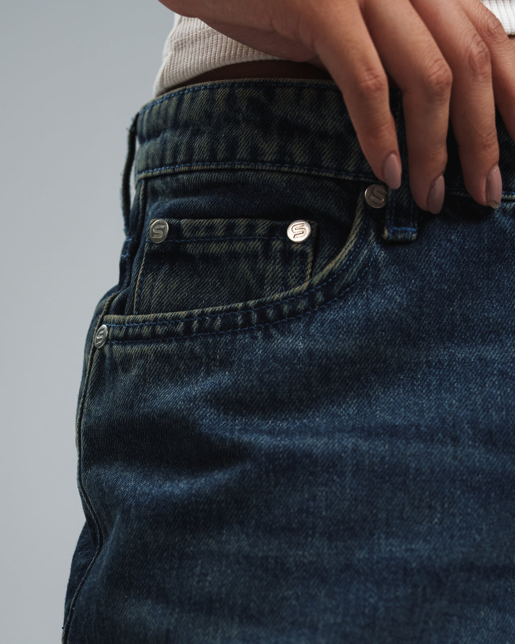RELAXED MID RISE JEANS