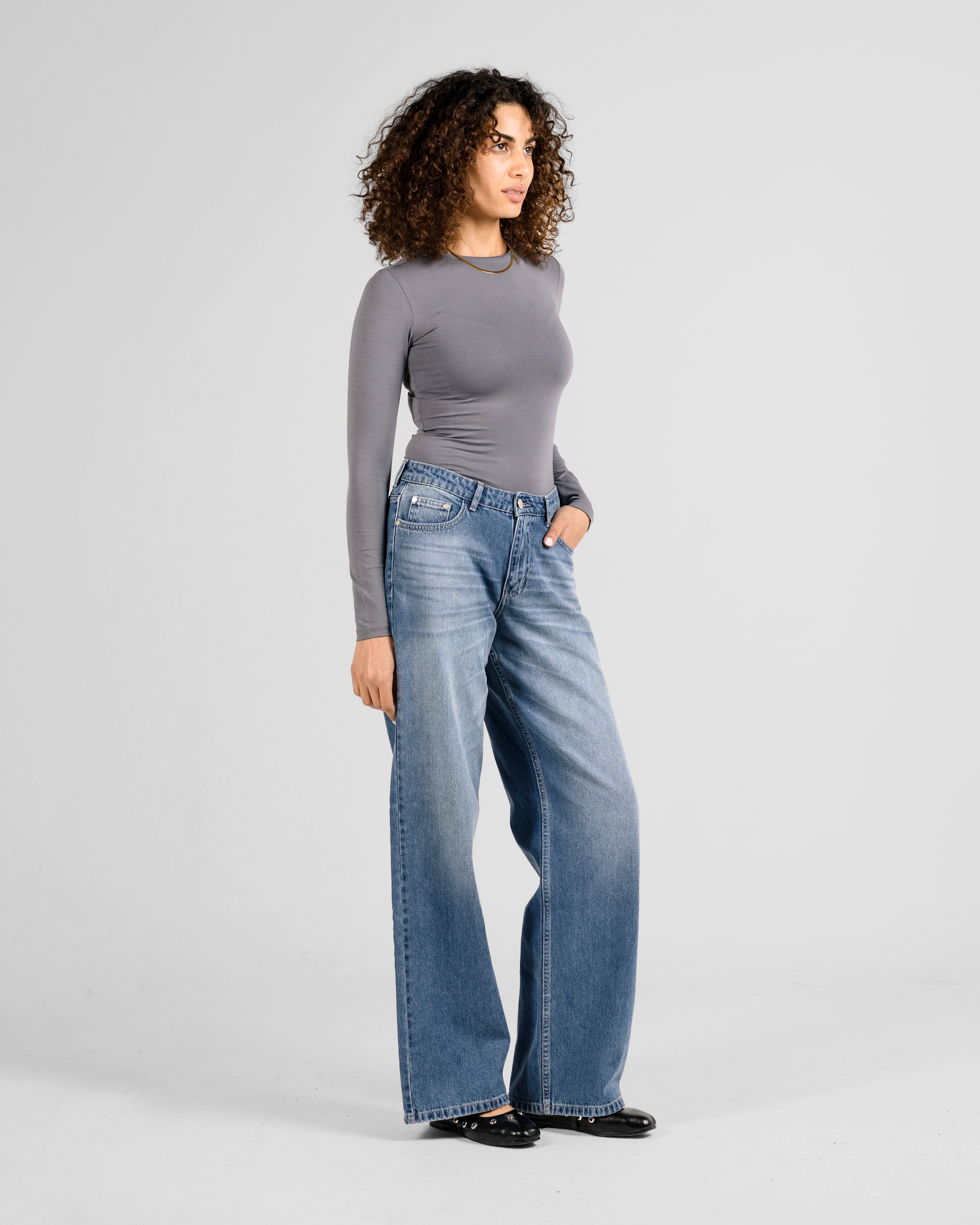 WASHED BLUE FLIPPED POCKET RELAXED MID RISE JEANS