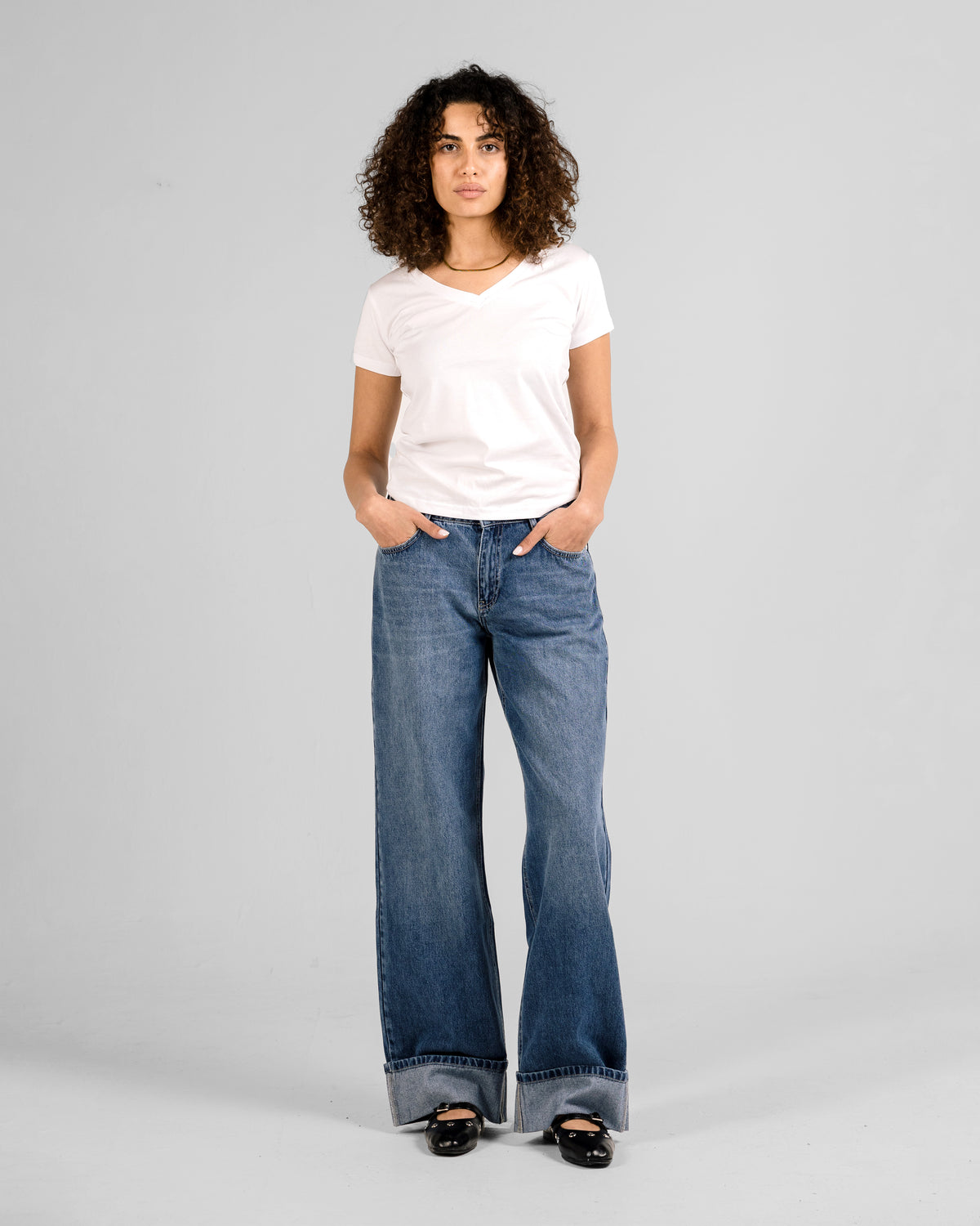ROLLED HEM RELAXED MID RISE JEANS