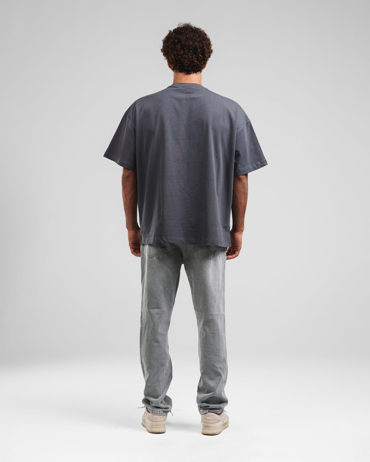 TAPERED STRAIGHT JEANS
