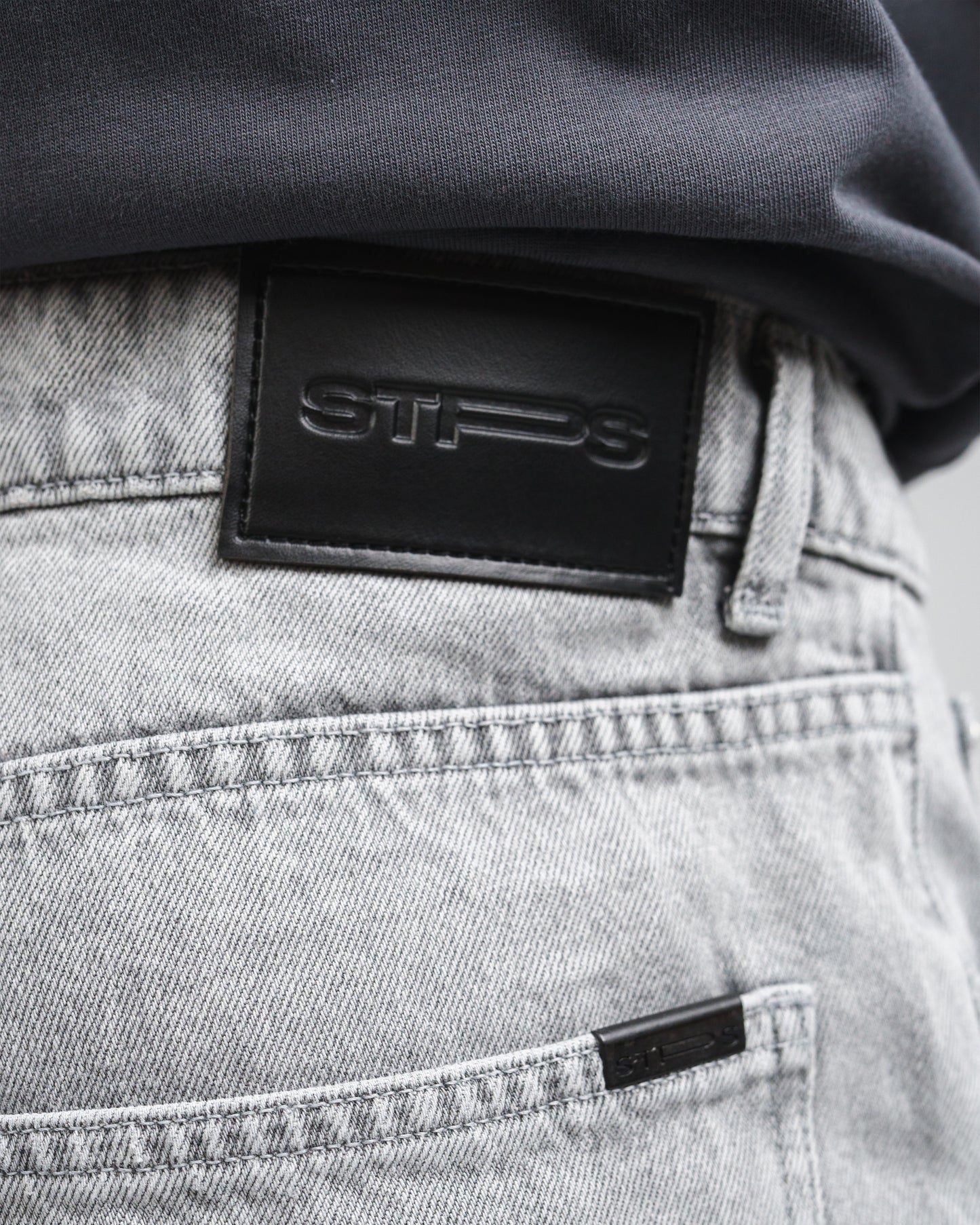 SMOKED GREY TAPERED STRAIGHT JEANS