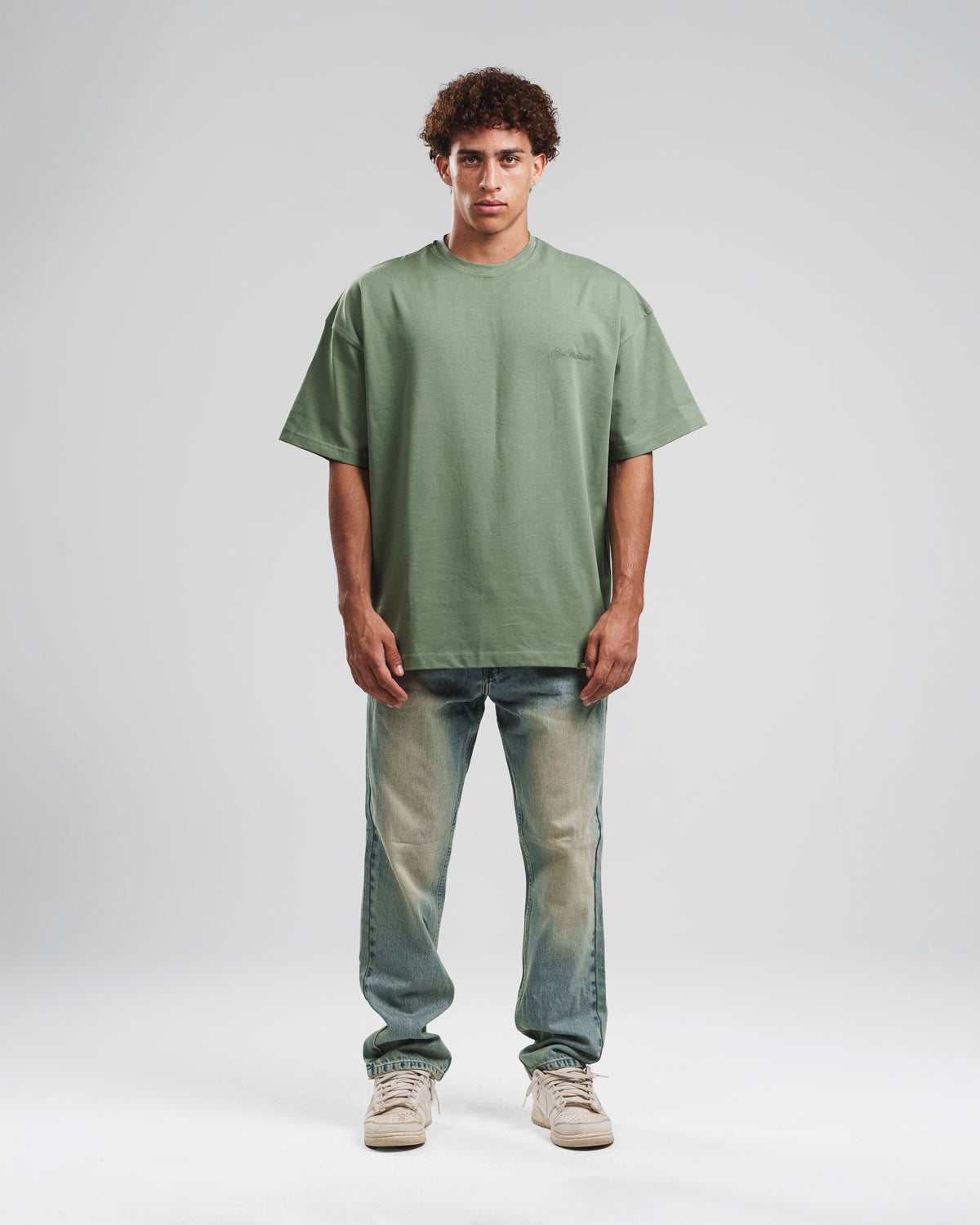 TAPERED STRAIGHT JEANS