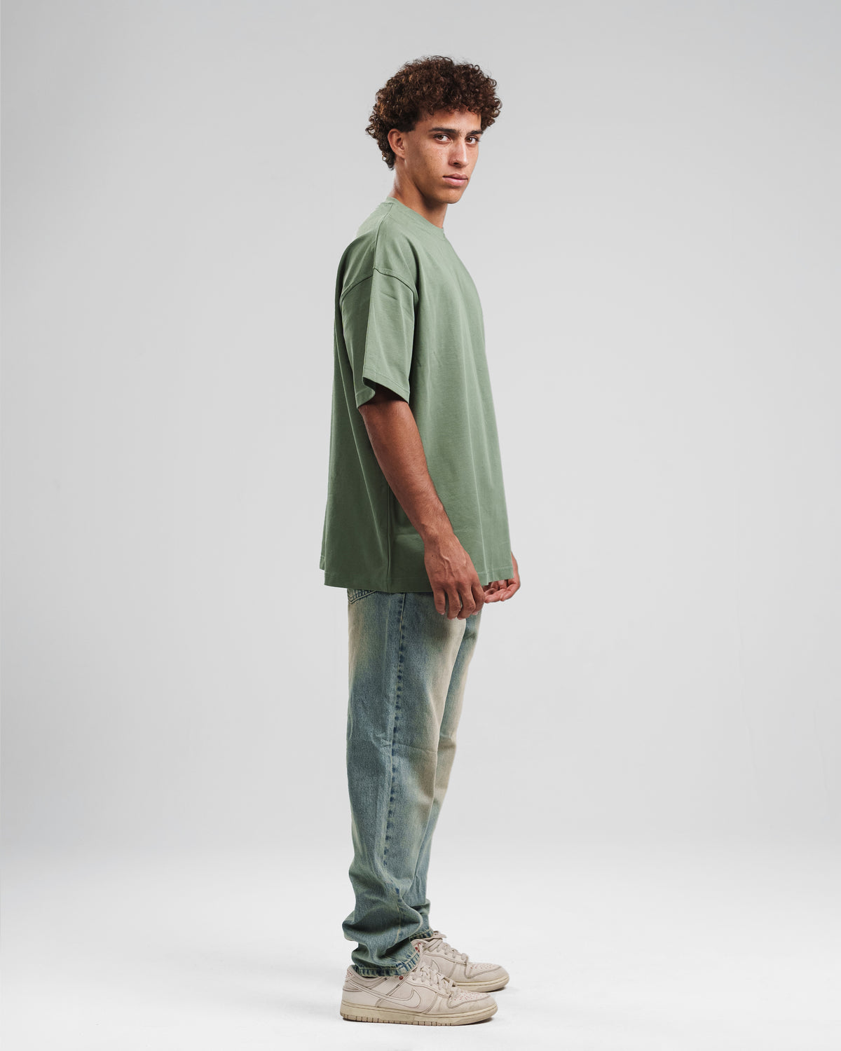 TAPERED STRAIGHT JEANS