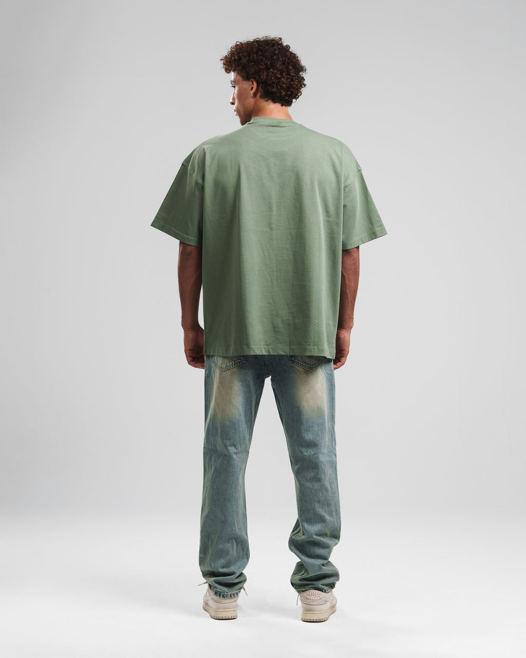 TAPERED STRAIGHT JEANS