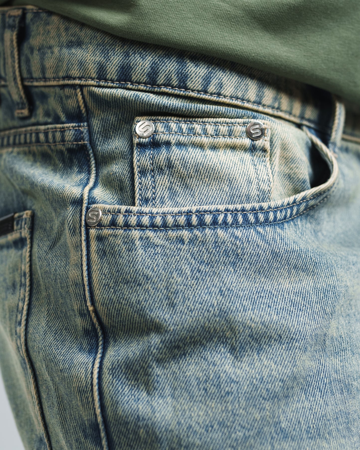 STAINED BLUE TAPERED STRAIGHT JEANS