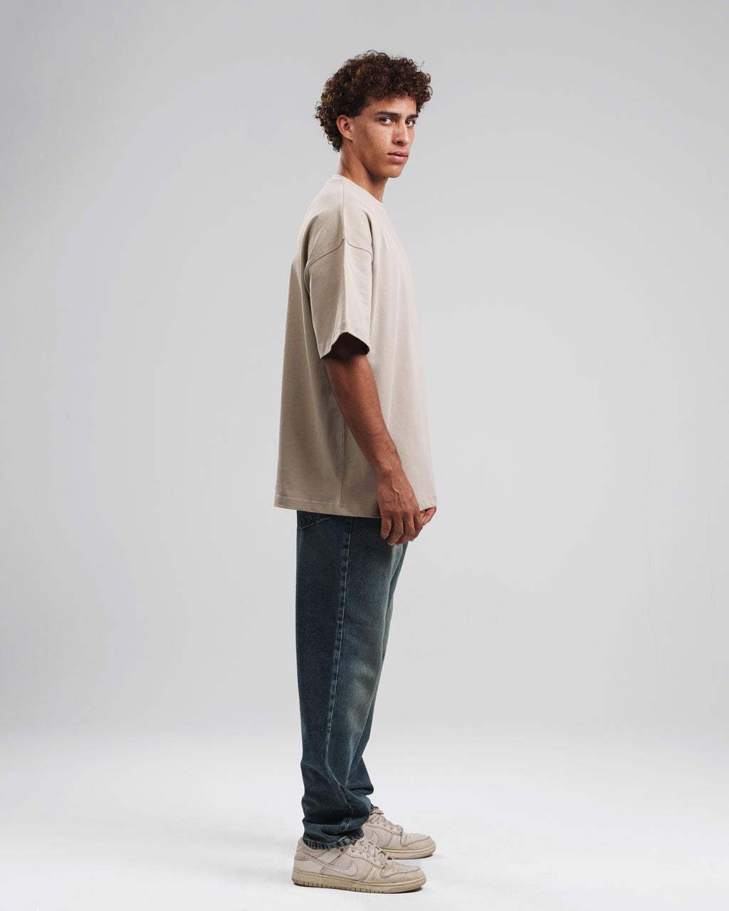 TAPERED STRAIGHT JEANS