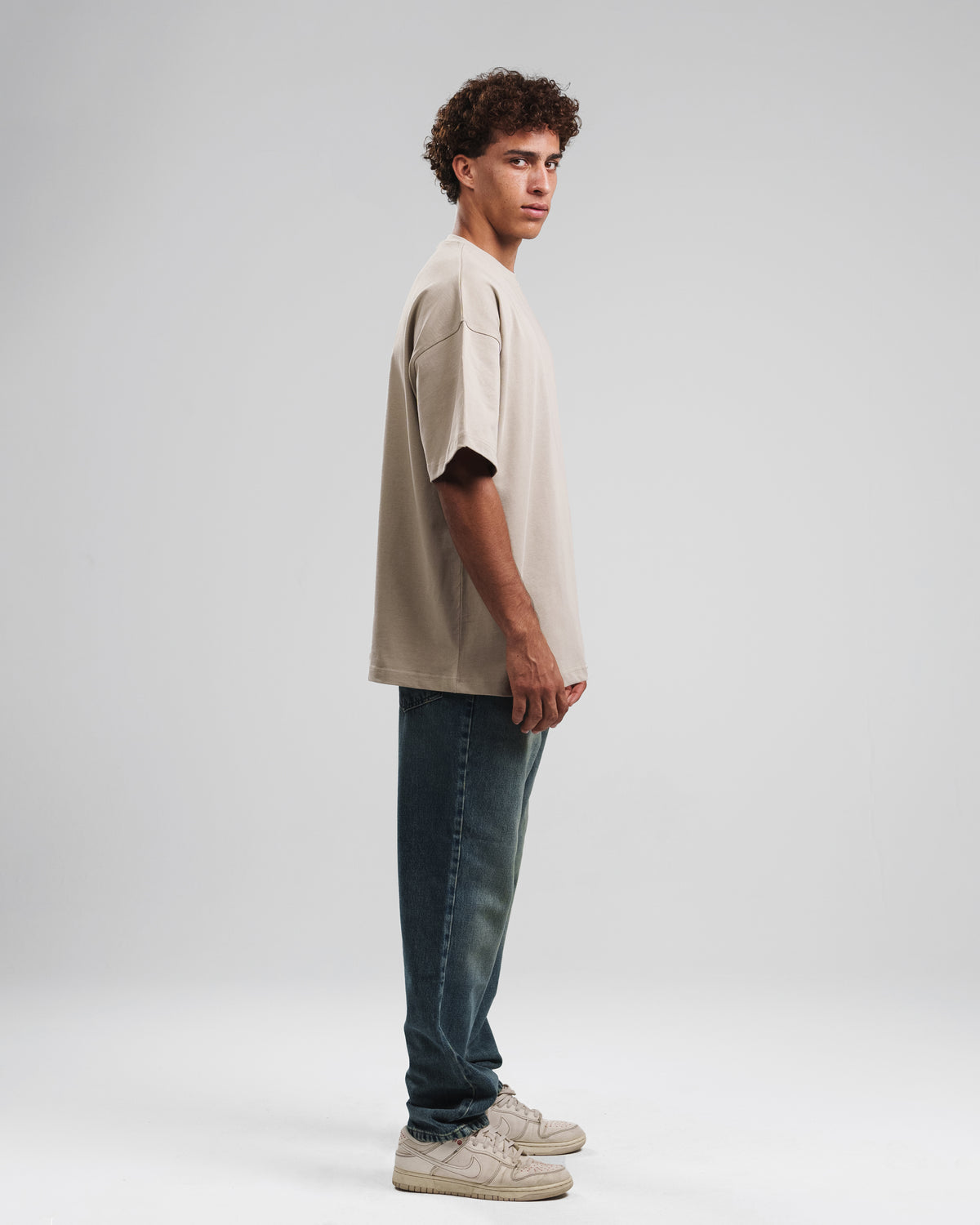 TAPERED STRAIGHT JEANS
