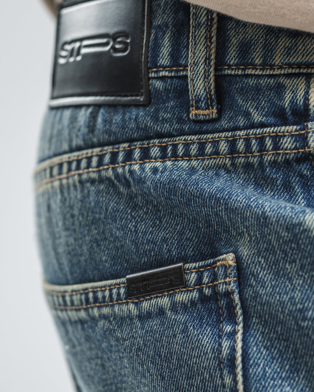TAPERED STRAIGHT JEANS