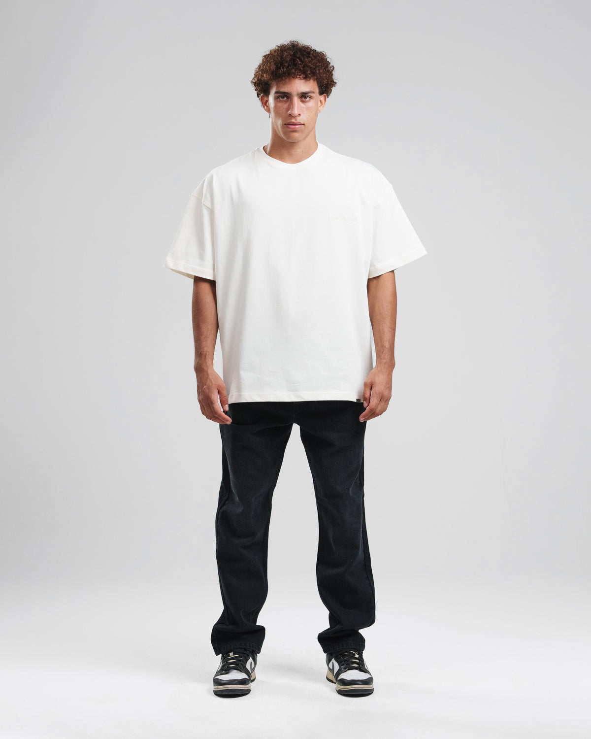 TAPERED STRAIGHT JEANS