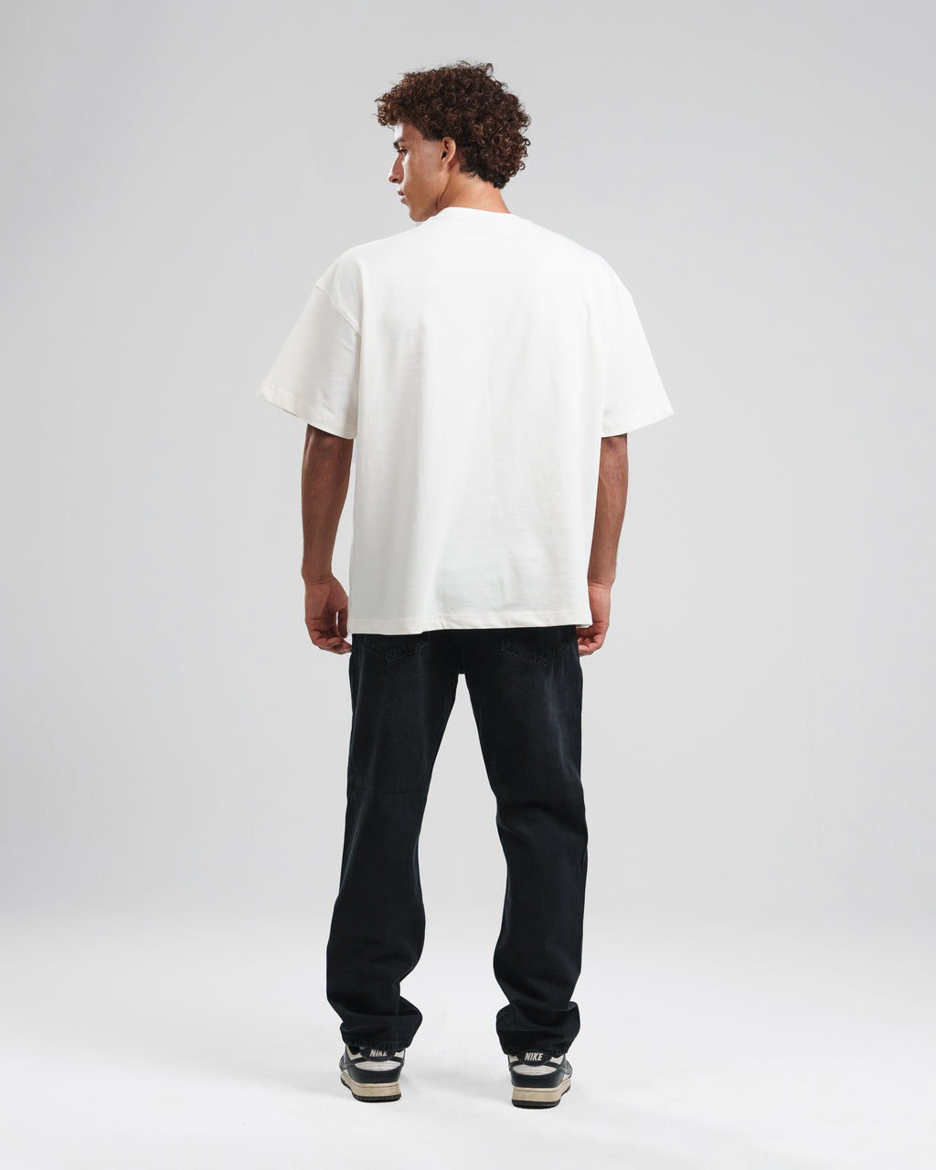 TAPERED STRAIGHT JEANS