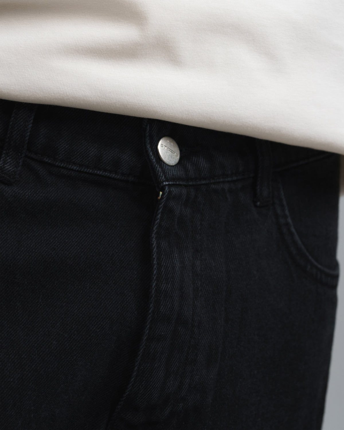 TAPERED STRAIGHT JEANS