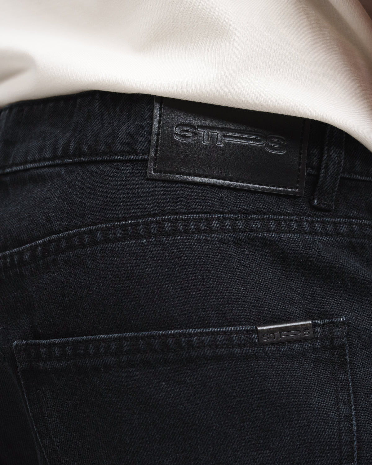 TAPERED STRAIGHT JEANS