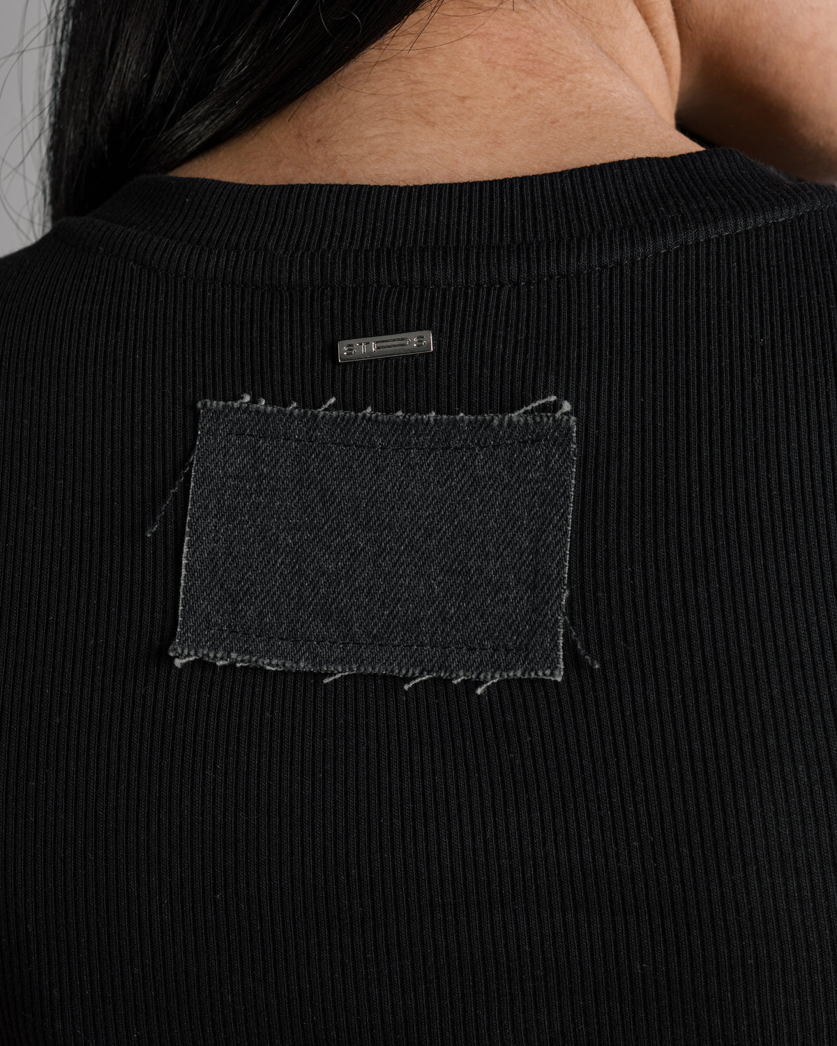 DENIM PATCH V TANK TOP