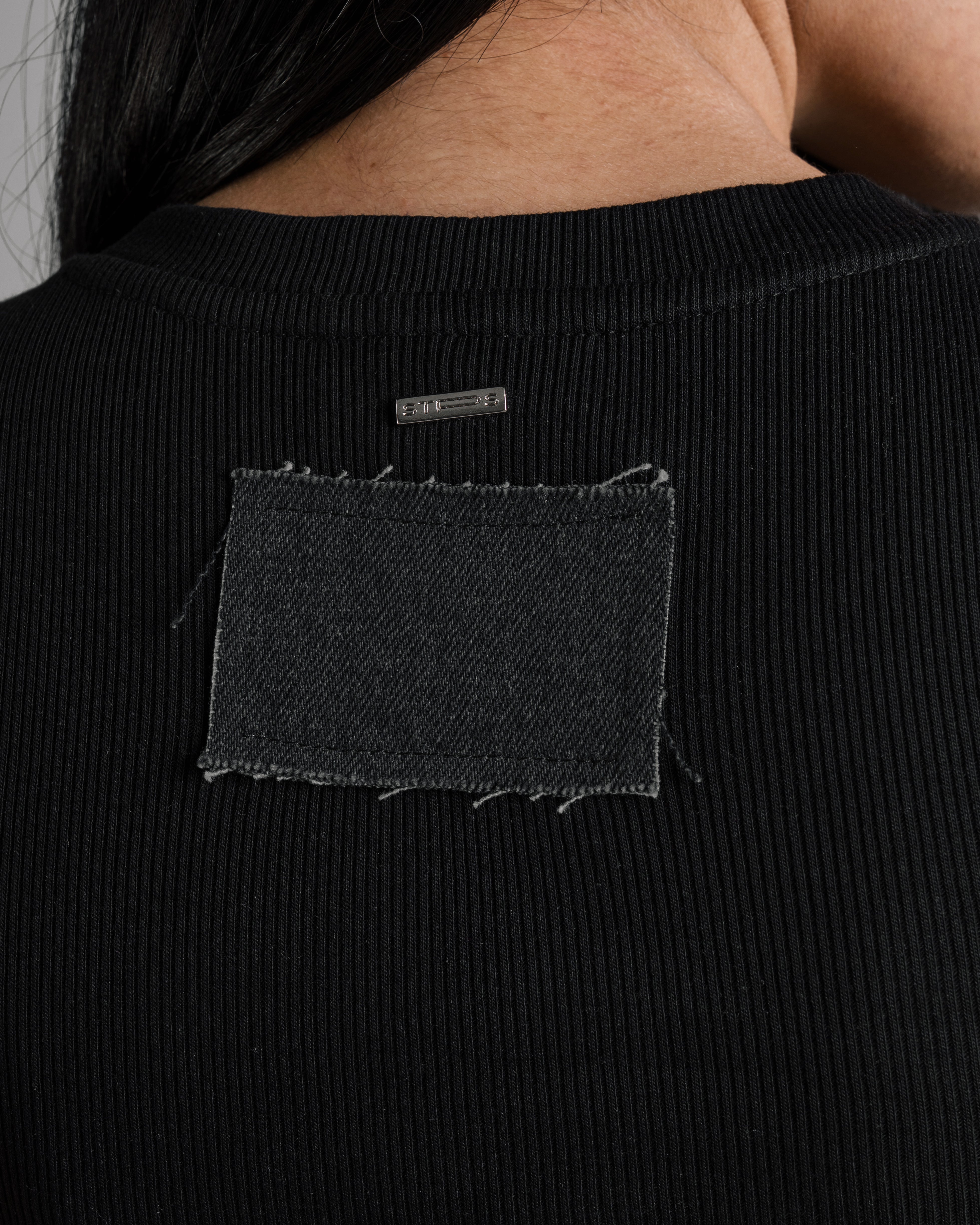 DENIM PATCH V TANK TOP