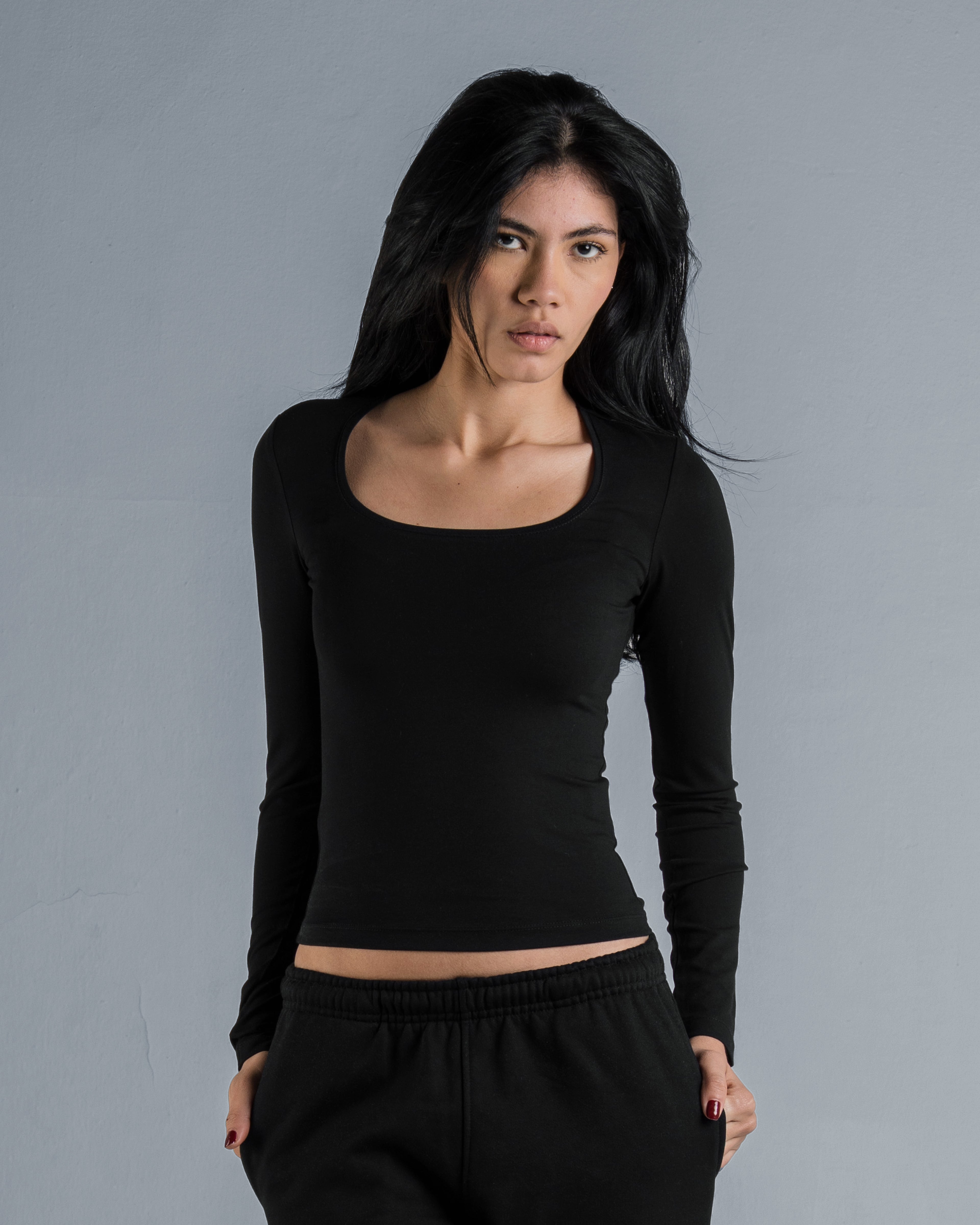 SCOOP NECK LONG SLEEVE
