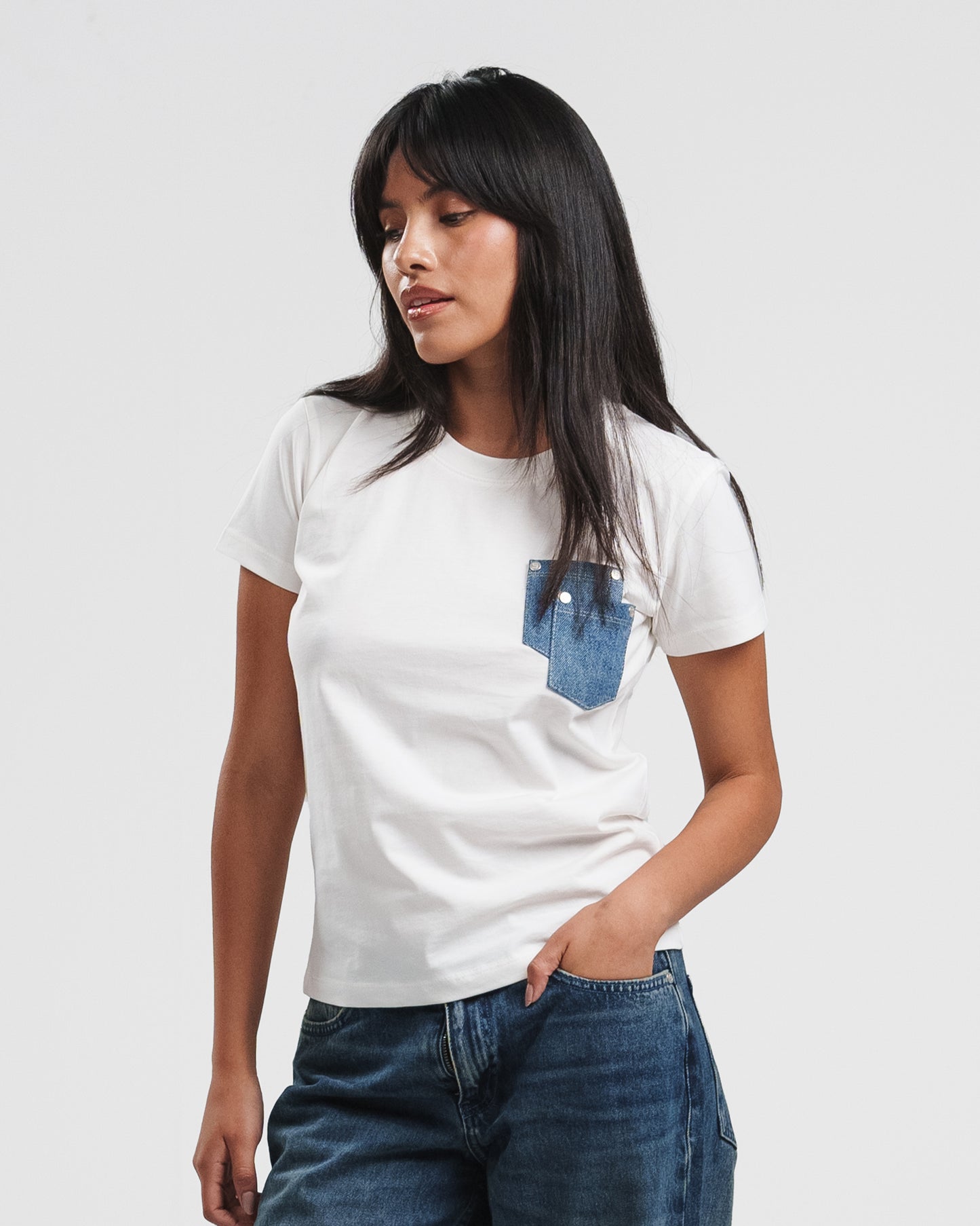 WHITE X BLUE DOUBLE DENIM POCKET TEE