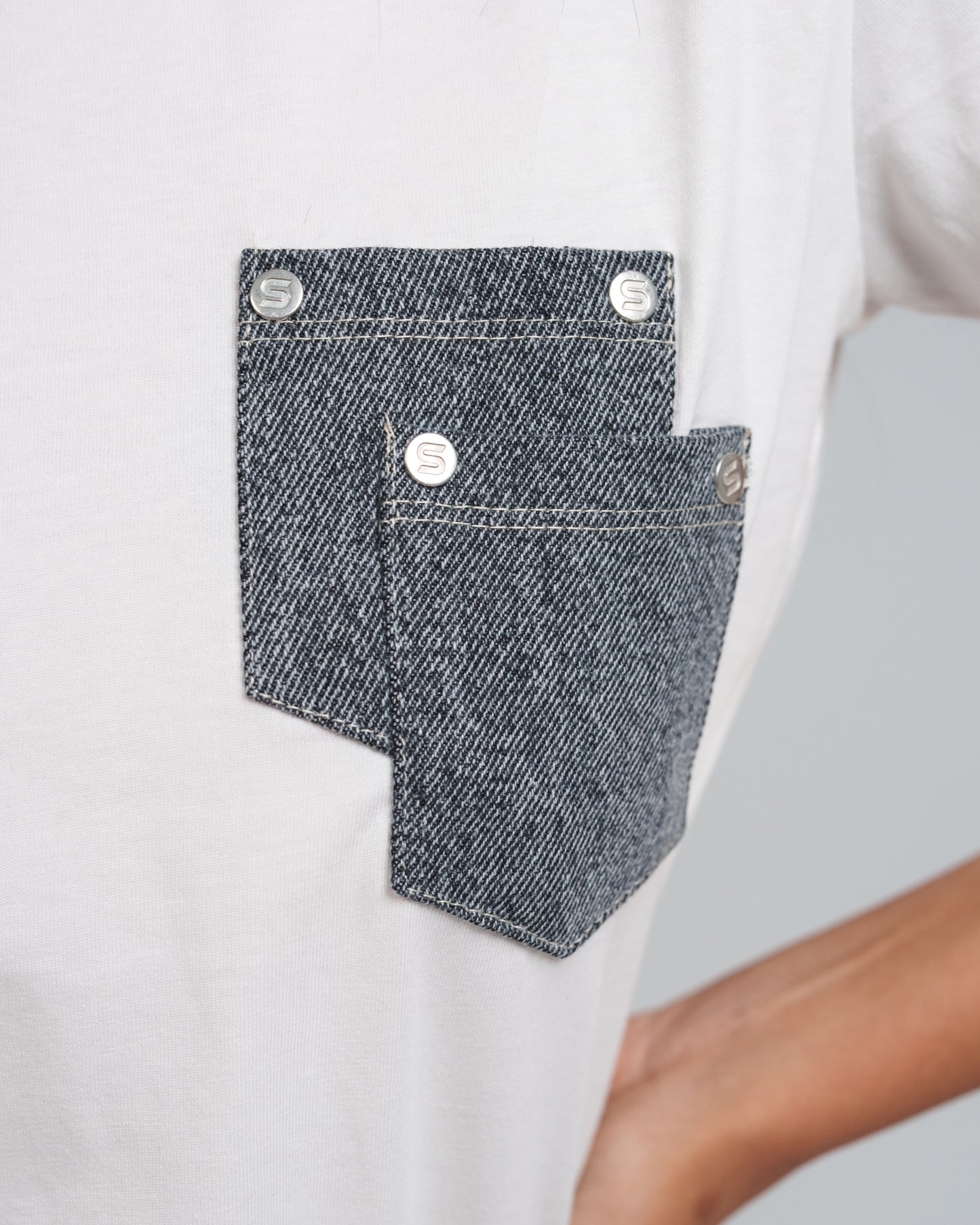 WHITE X LIGHT GREY DOUBLE DENIM POCKET TEE