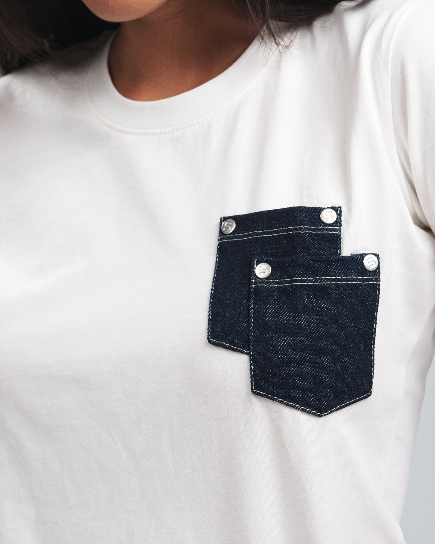 WHITE X NAVY DOUBLE DENIM POCKET TEE