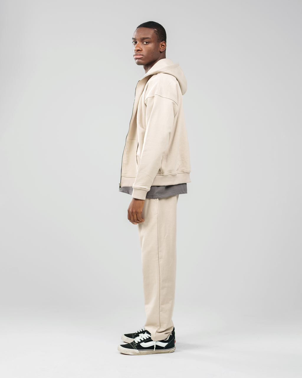 ZIP UP
