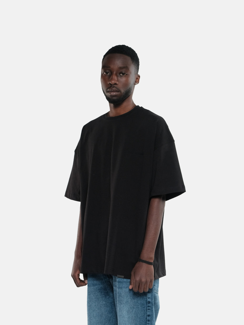 WORLDWIDE EMBROIDERED T-SHIRT