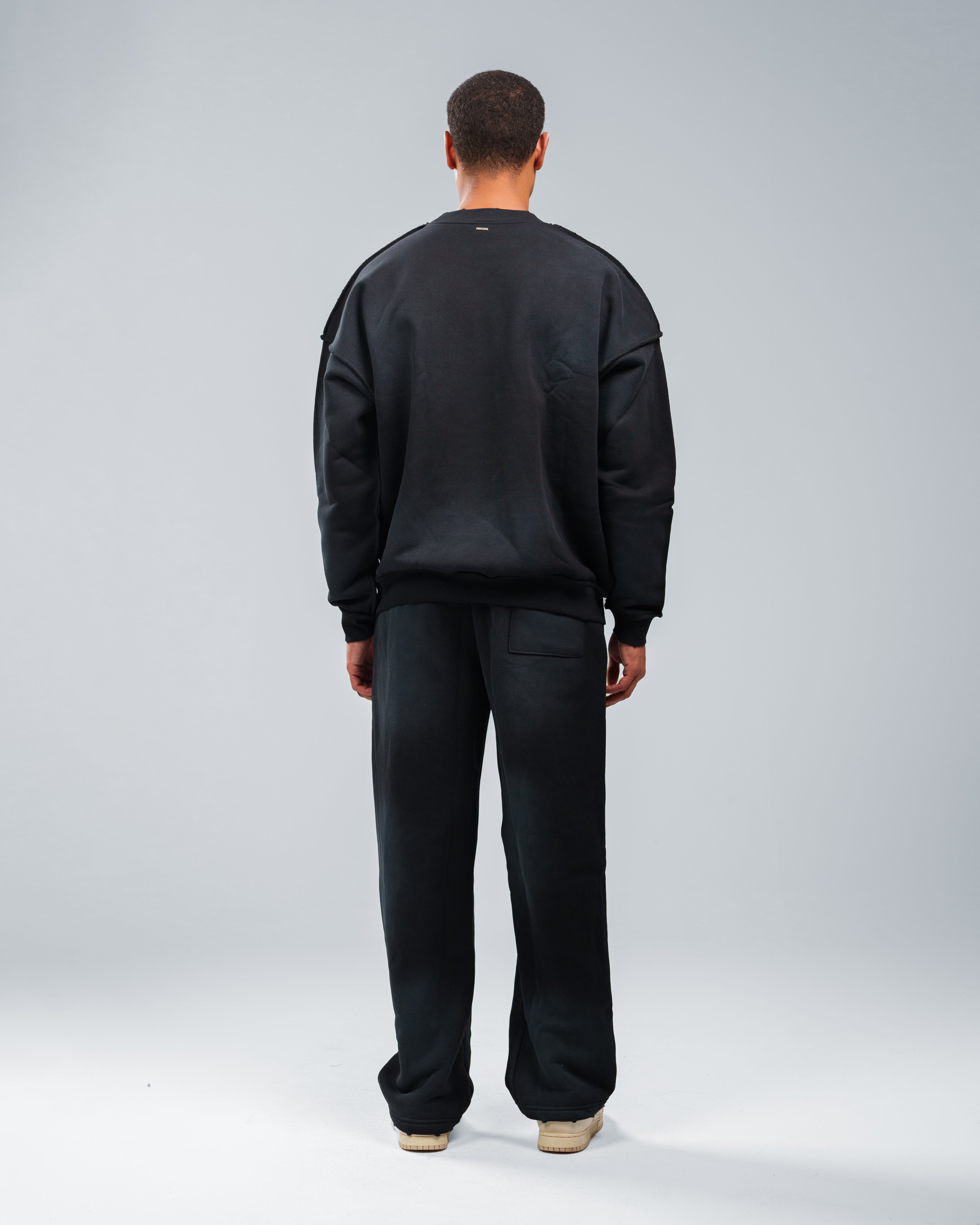 BLACK STONE WASHED DISTRESSED CREWNECK