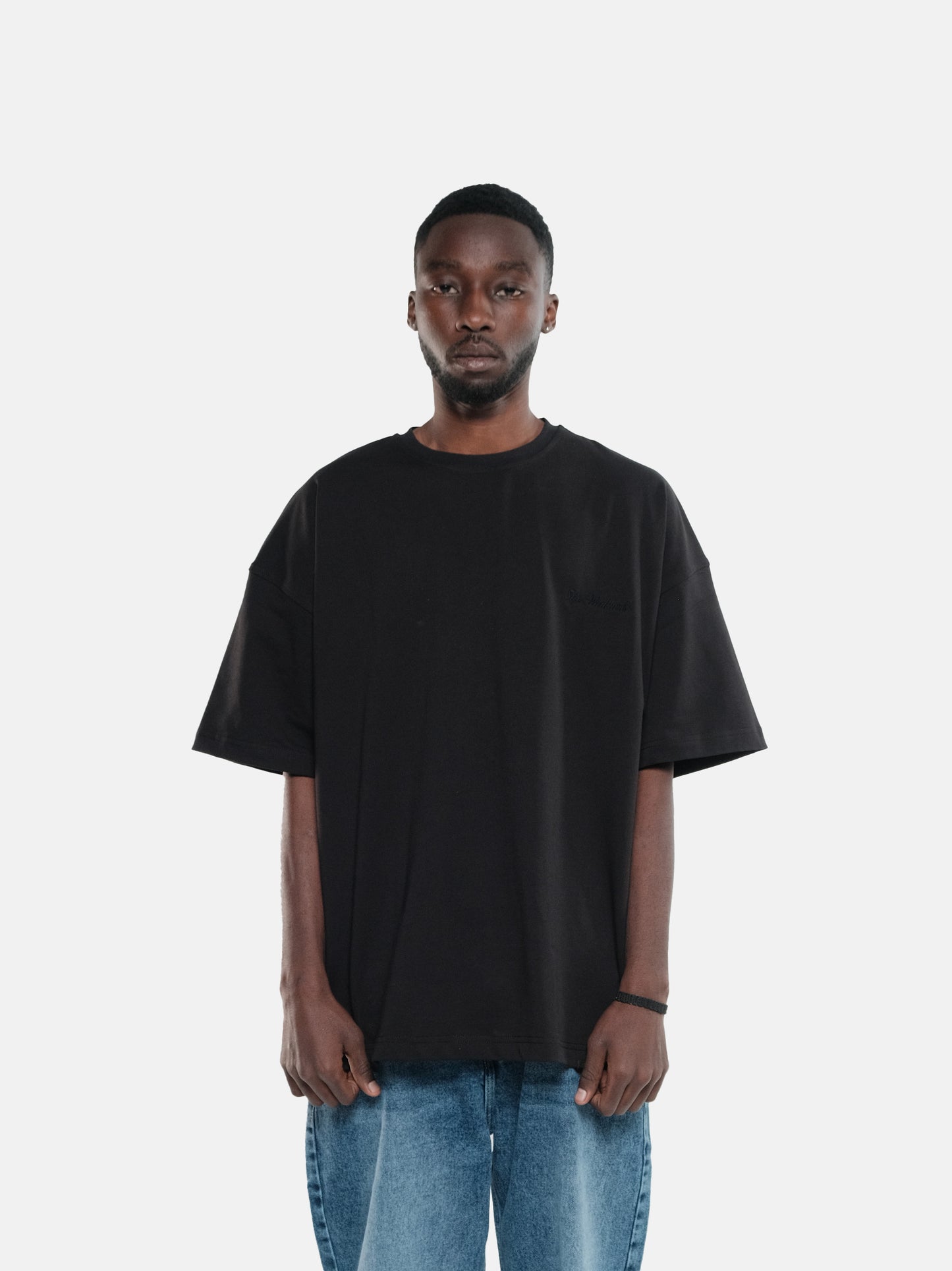 BLACK WORLDWIDE EMBROIDERED T-SHIRT