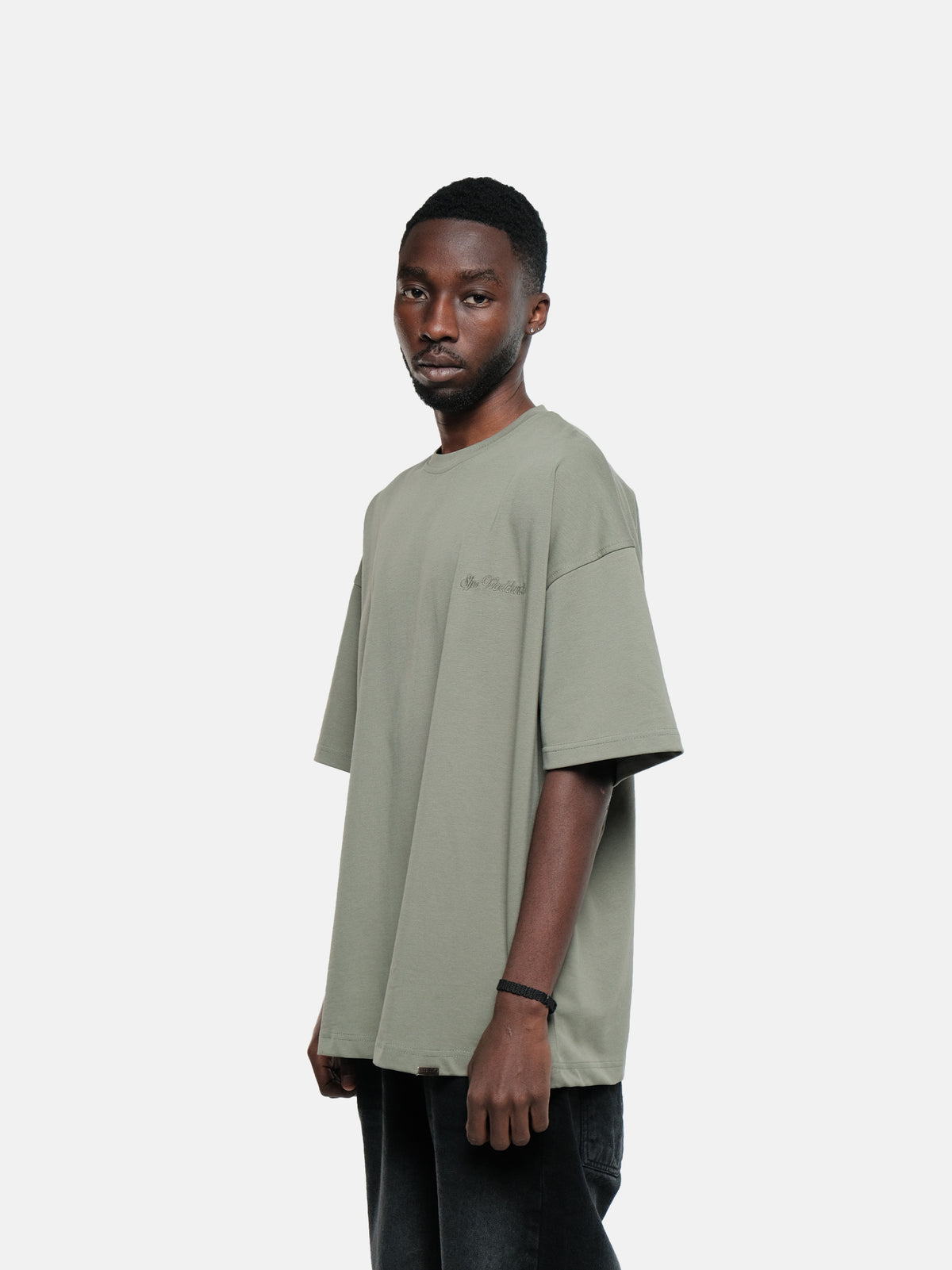 WORLDWIDE EMBROIDERED T-SHIRT