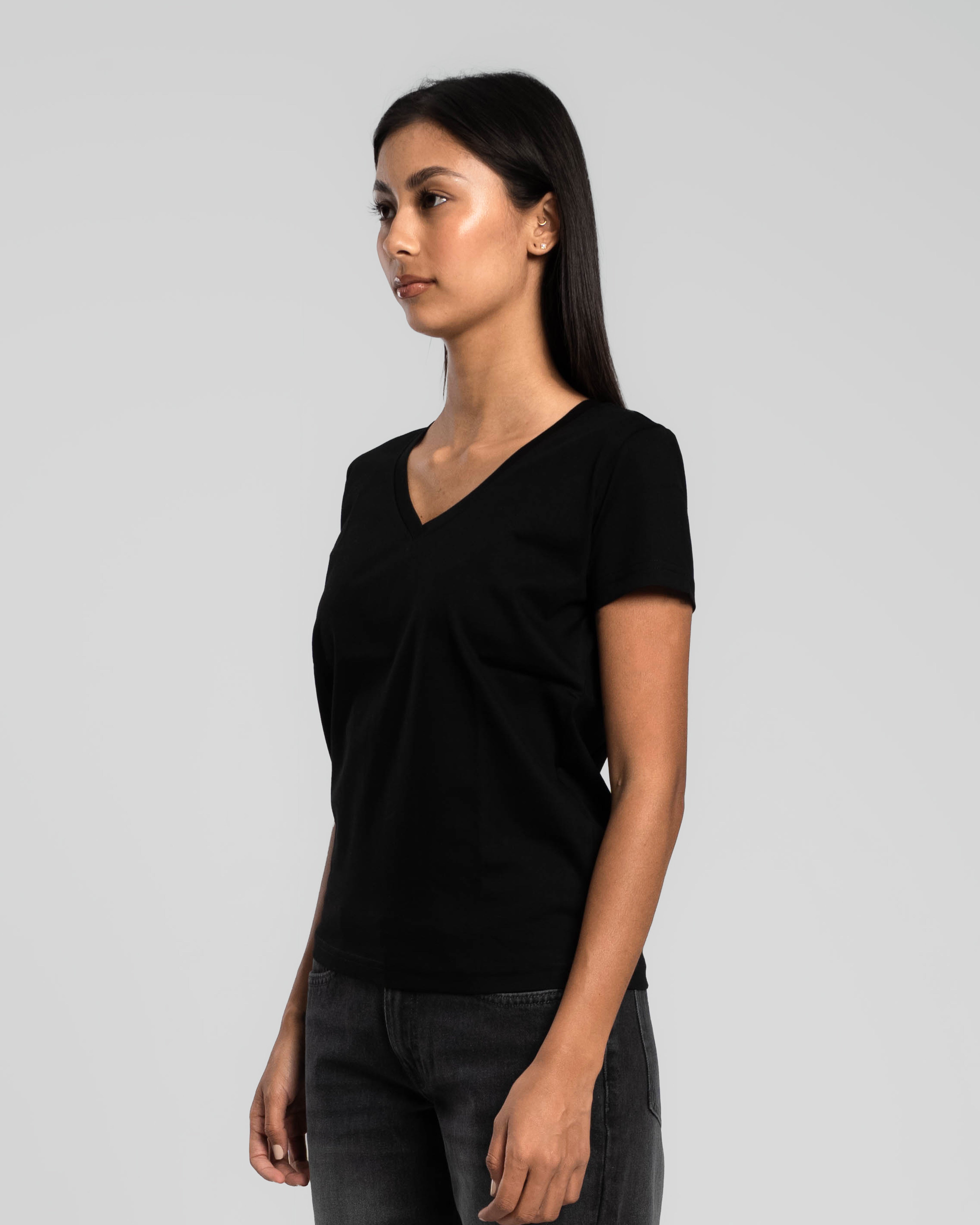 BLACK V-NECK T-SHIRT