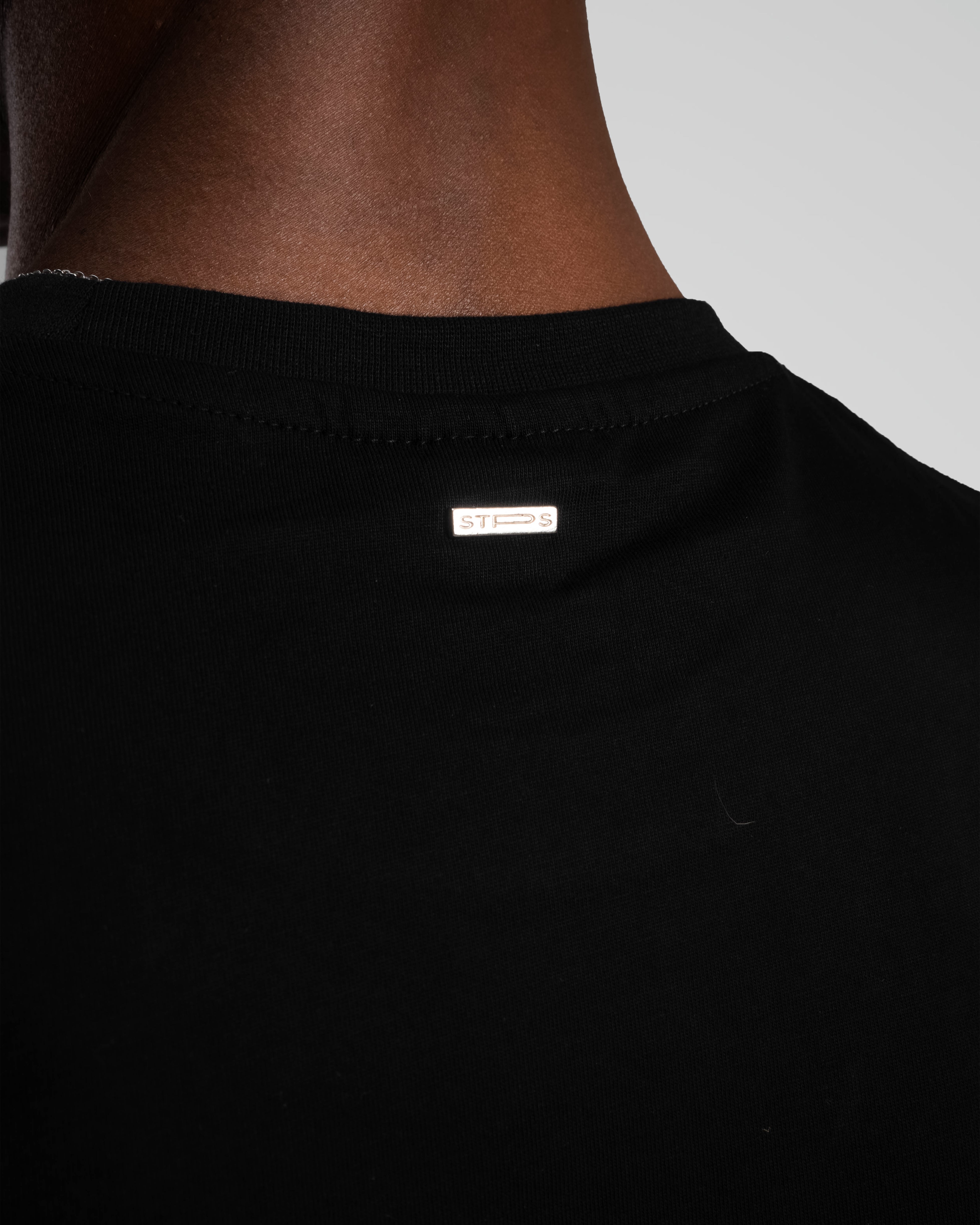 BLACK REGULAR FIT T-SHIRT