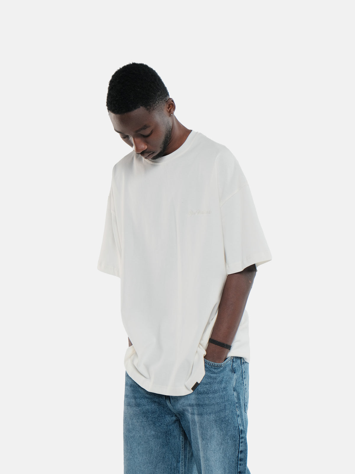 WORLDWIDE EMBROIDERED T-SHIRT